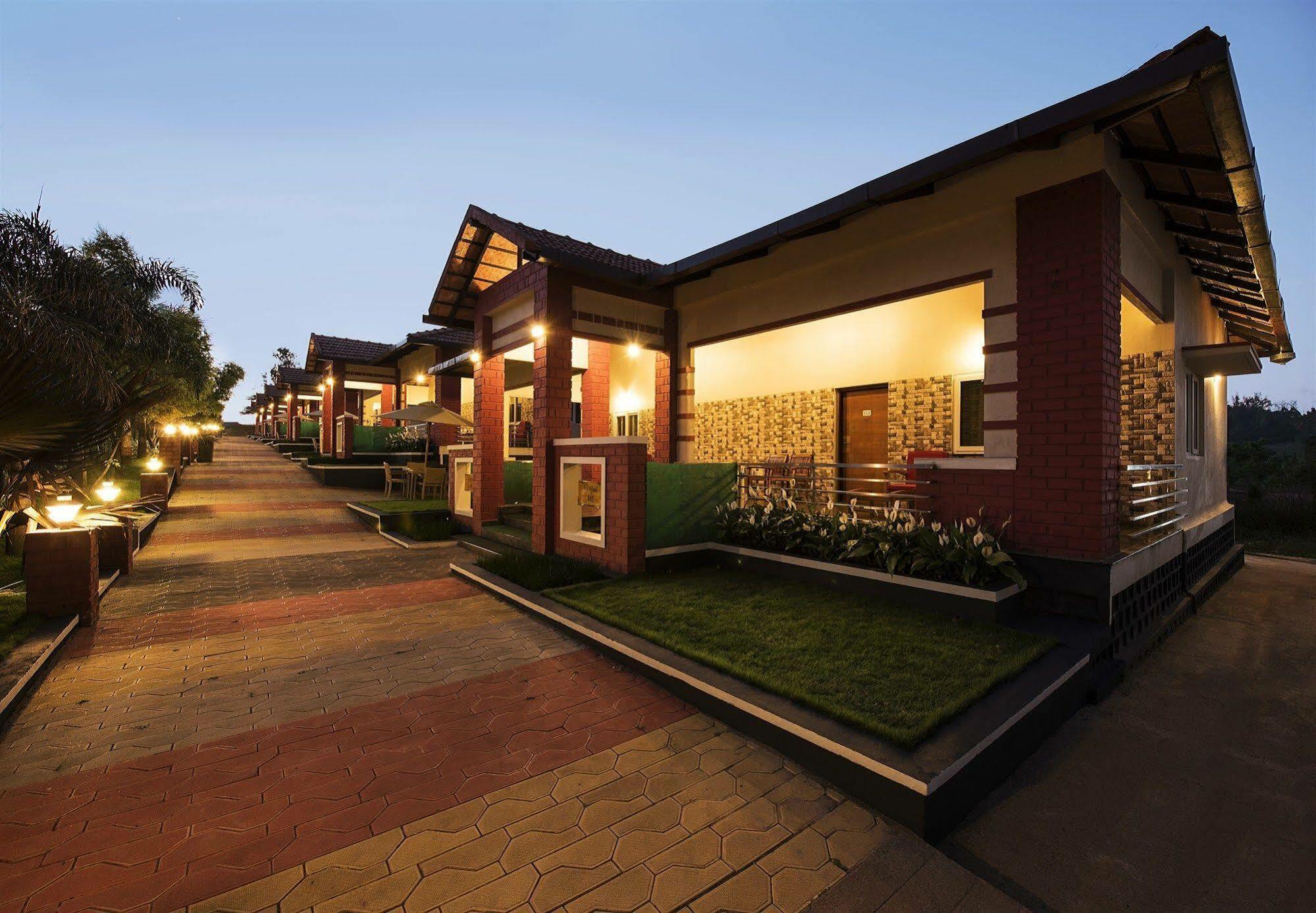 Woodstock Resorts Мадикери Екстериор снимка